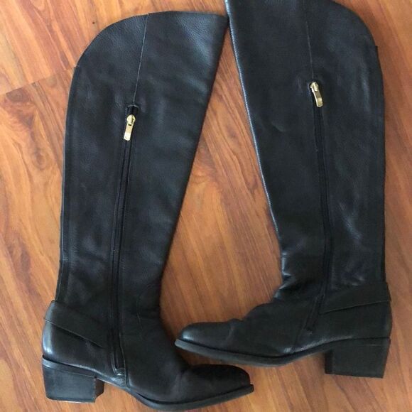 Vince Camuto Black leather boots bedina Gold hardware 8 - Picture 6 of 8